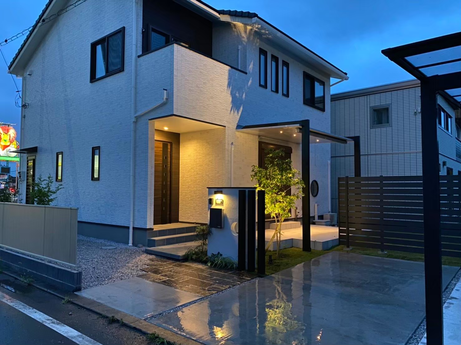 家族が集う、心地よい屋外空間を実現する外構づくり